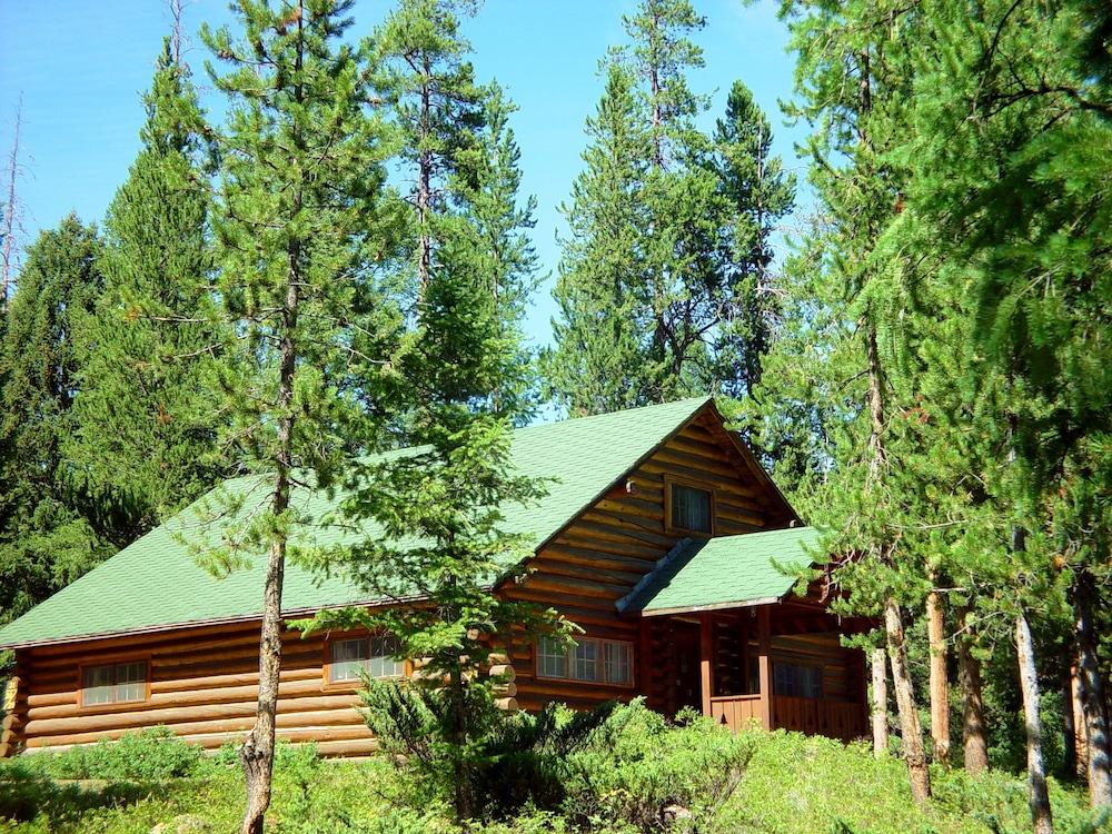 Pahaska Tepee Resort photo 8