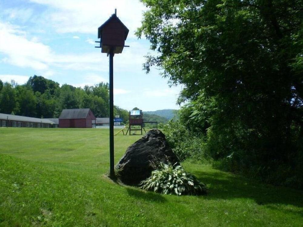 Ladd Brook Inn photo 3
