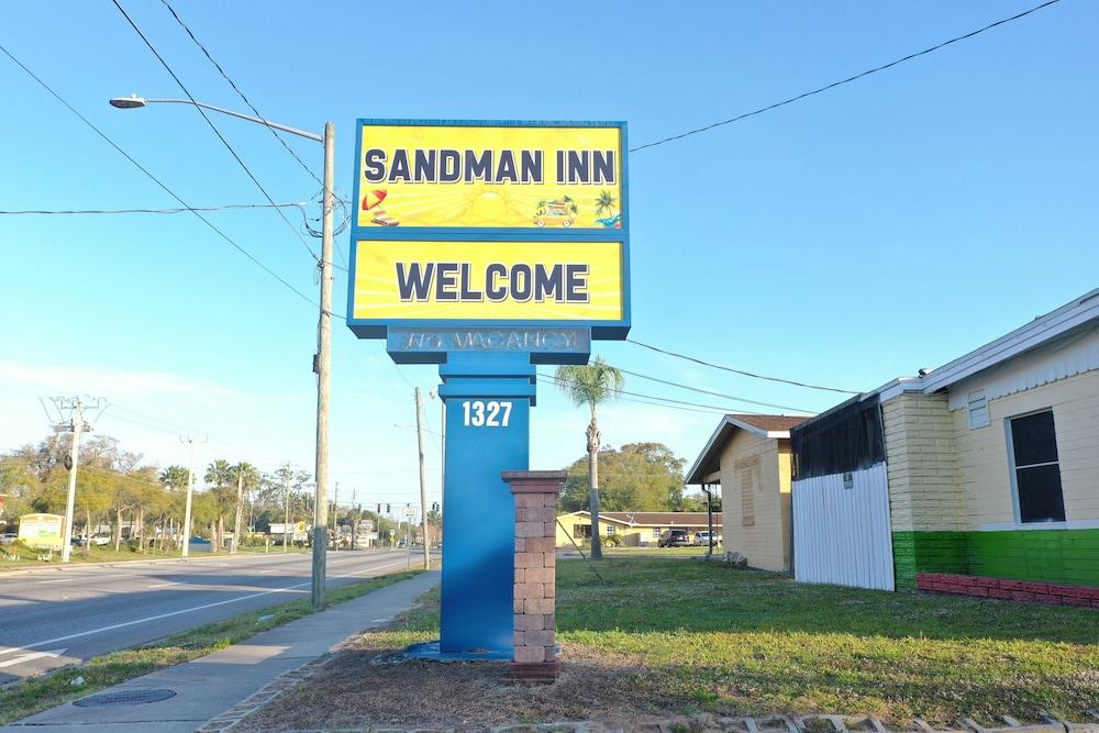 Sandman Inn Motel photo 23