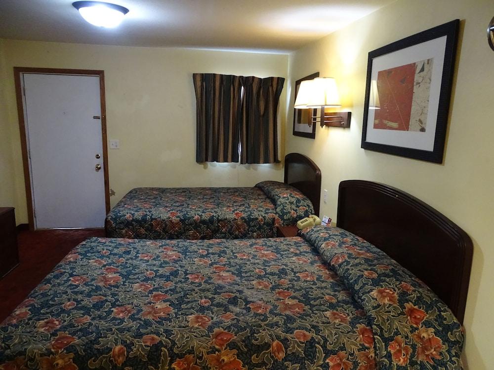 Rivers Inn Fort Madison photo 40