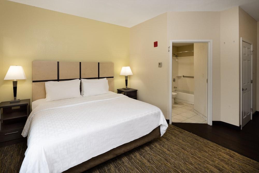 Candlewood Suites Windsor Locks Bradley Arpt by IHG photo 5