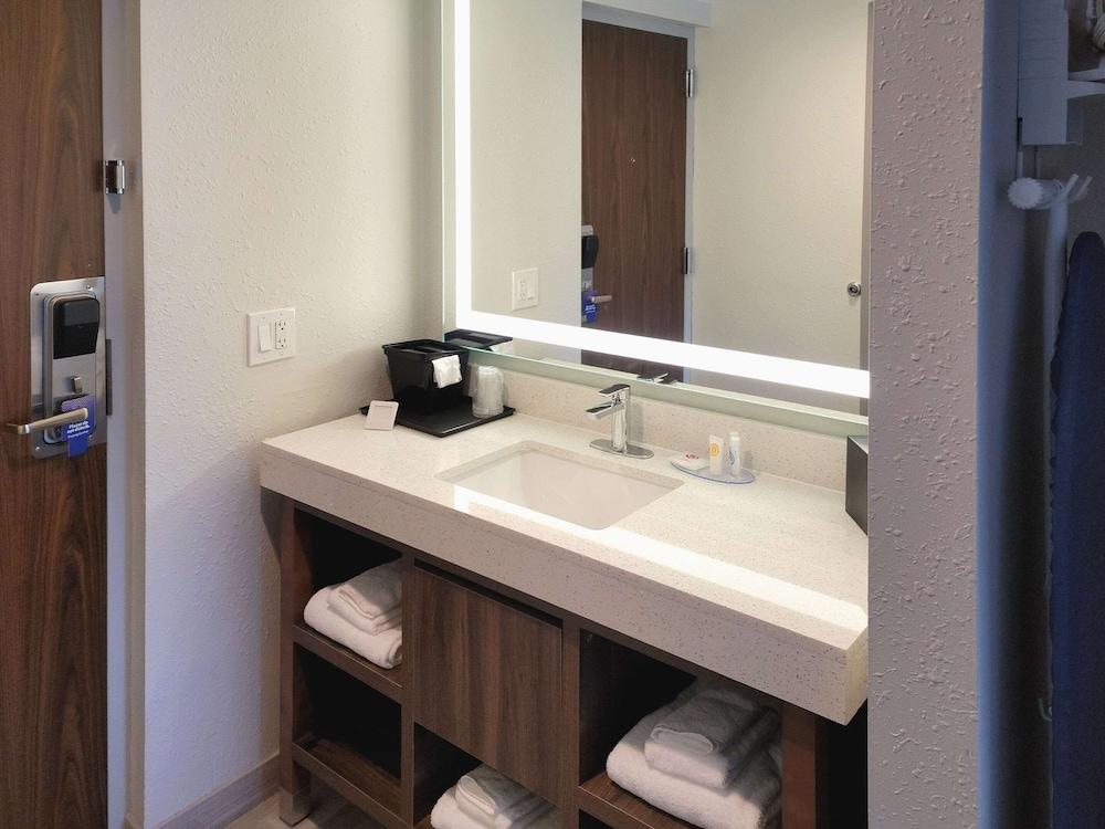 Comfort Inn & Suites Wyomissing/Reading photo 39
