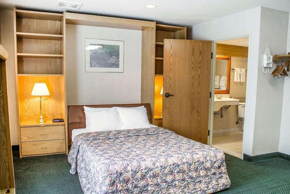 Rodeway Inn Abbotsford photo 21