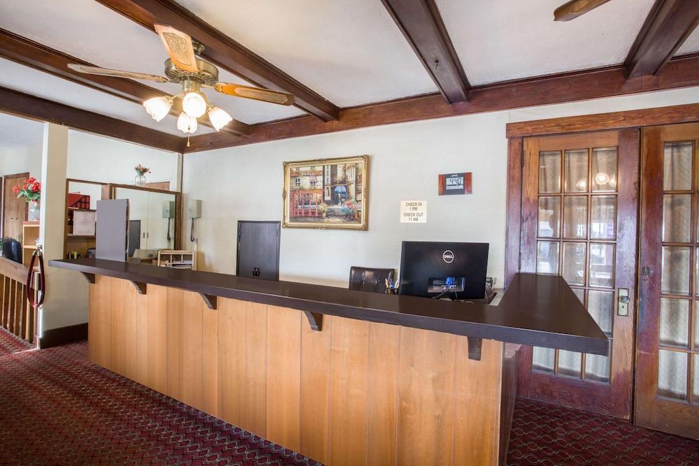 Knights Inn Endwell photo 2