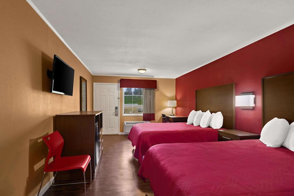 Econo Lodge Cornersville I-65 photo 13