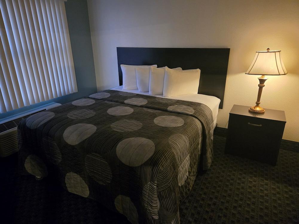 Allure Suites photo 9