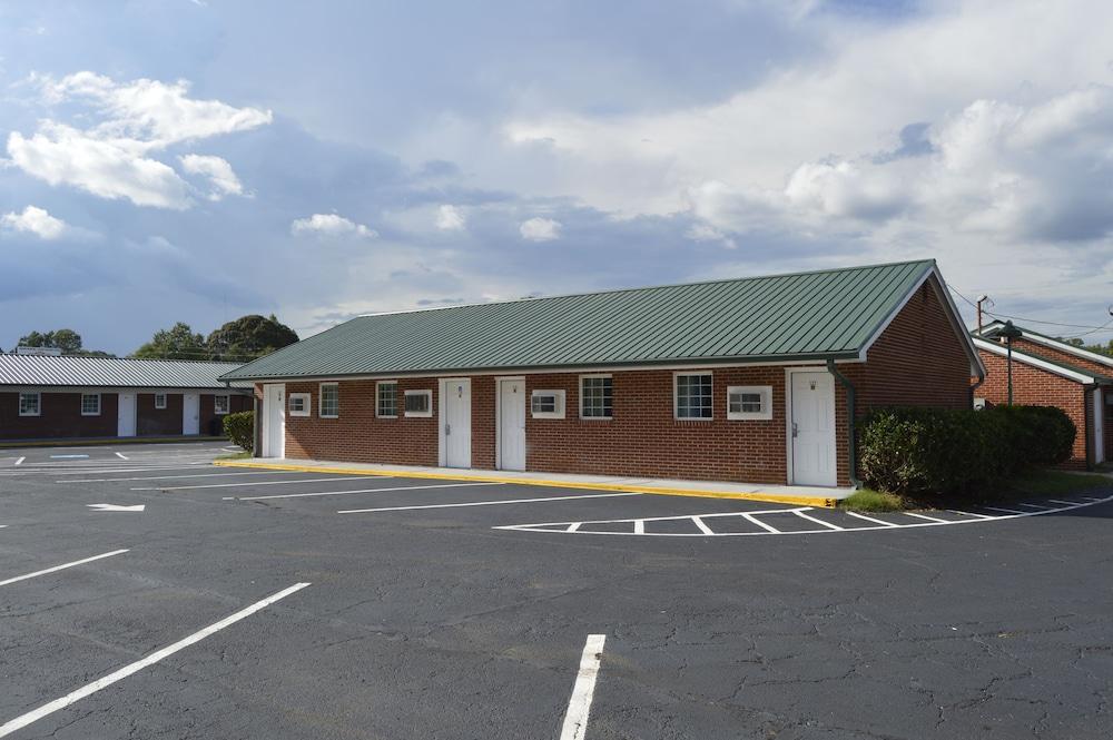Regency Inn photo 20