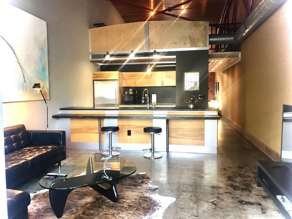 The Hangar Lofts Hotel photo 15