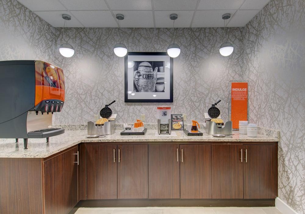 Hampton Inn & Suites Boston/Stoughton photo 31