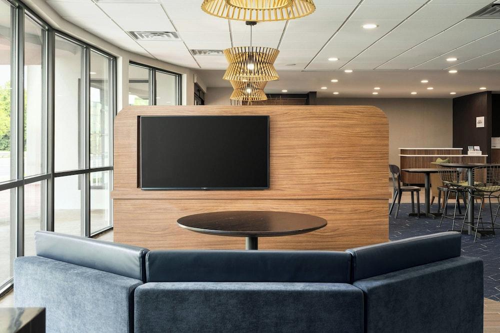 Courtyard by Marriott Brunswick photo 5
