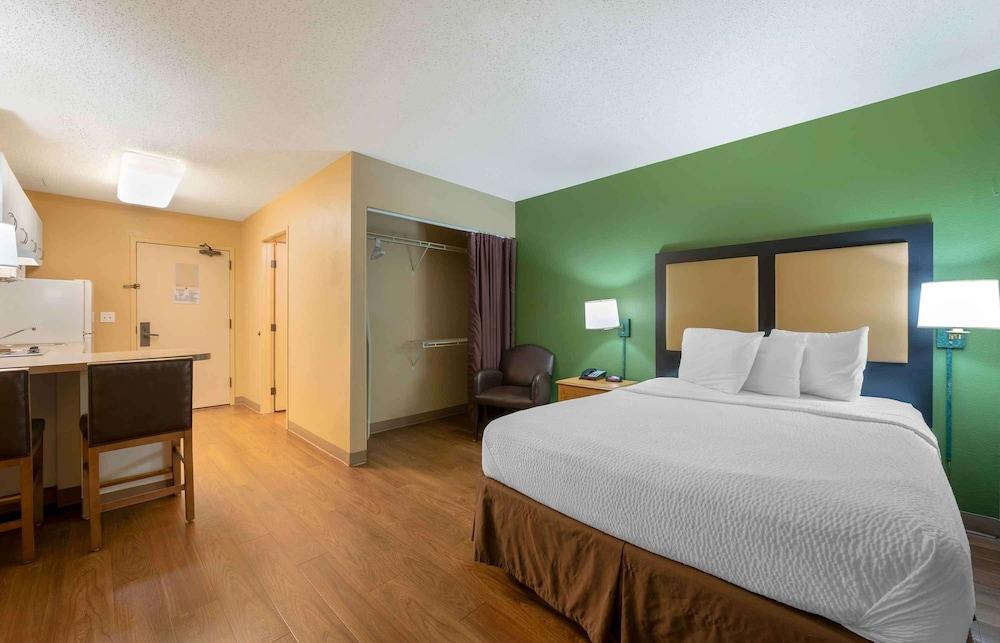 Extended Stay America Suites Chicago Schaumburg Conv Center photo 17