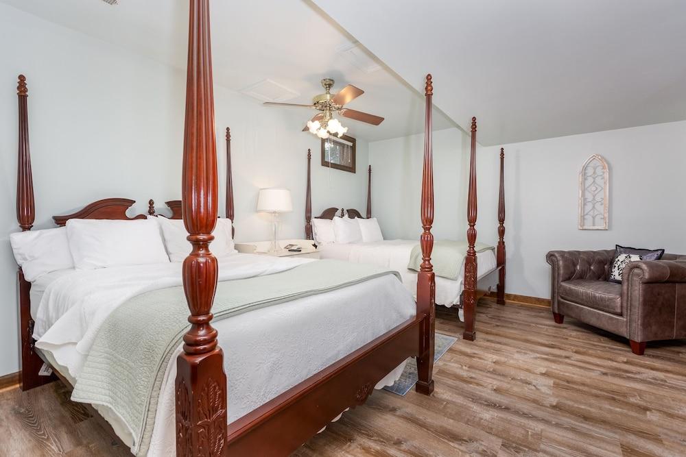 The Shaffner Inn photo 100