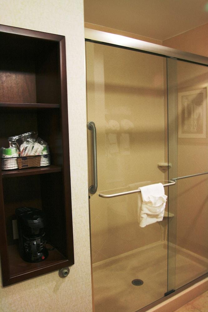 Hampton Inn & Suites West Point photo 11