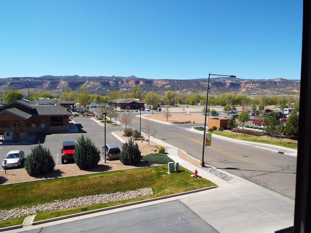 Comfort Inn & Suites Fruita - Grand Junction photo 48