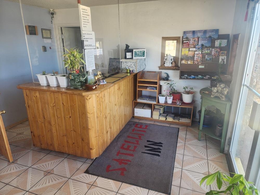 Satellite Inn photo 4