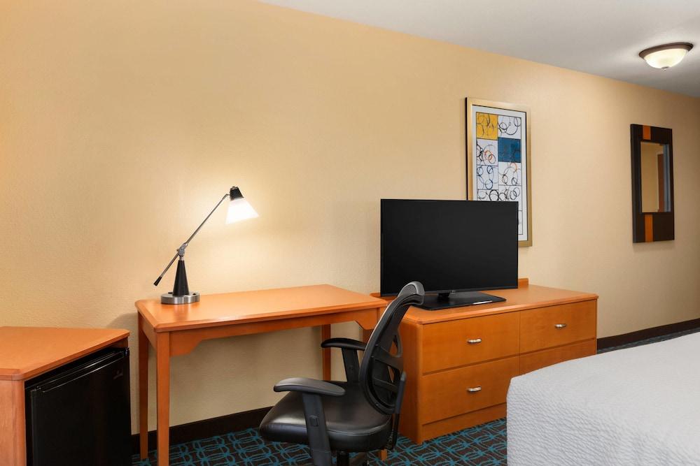 Comfort Inn & Suites Houston North - Spring photo 10