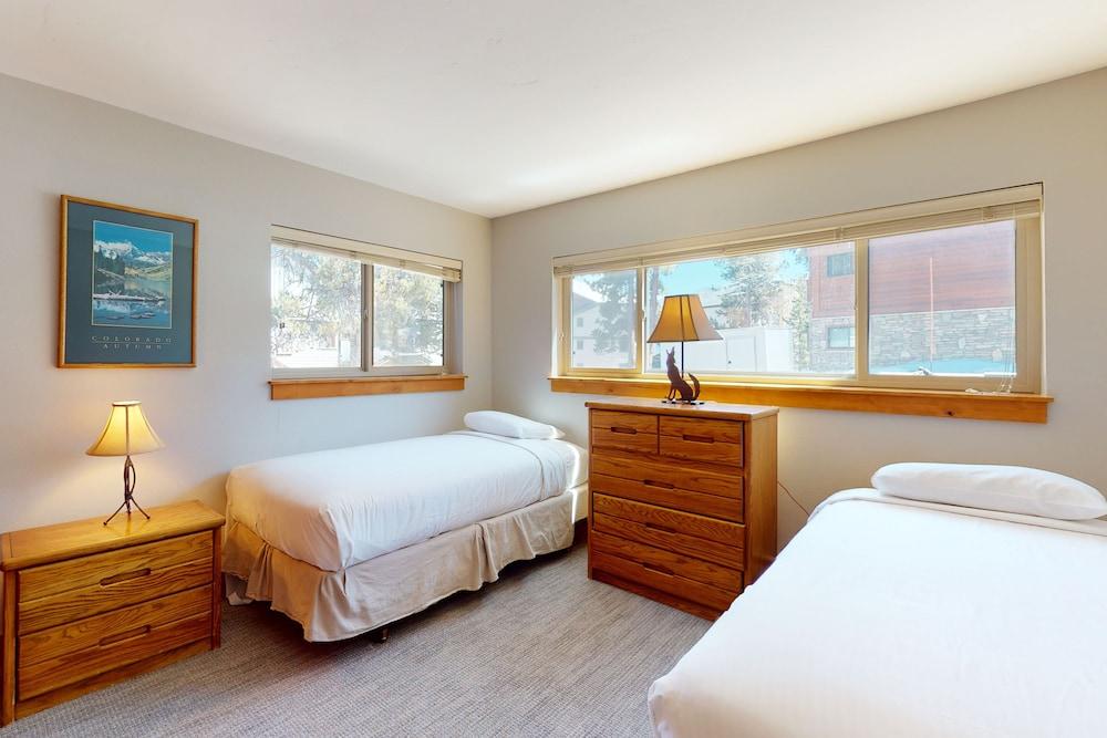 Pine Ridge Condominiums photo 8