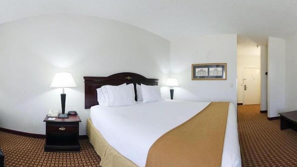 Holiday Inn Express Clanton by IHG photo 18