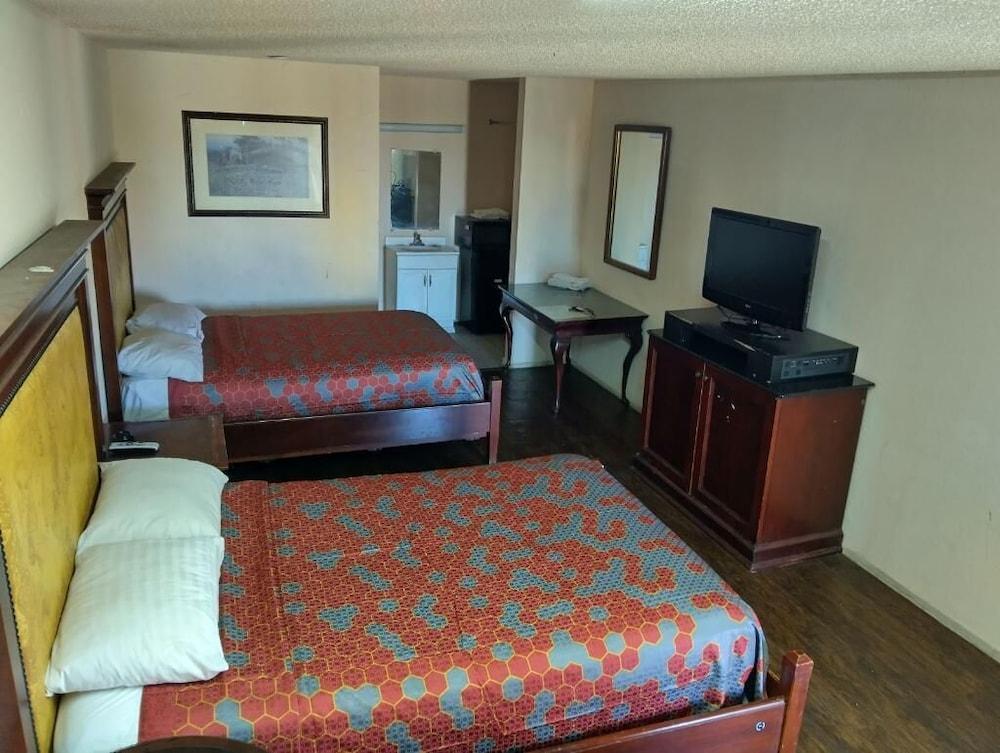 Great Western Inn & Suites - Saginaw photo 3