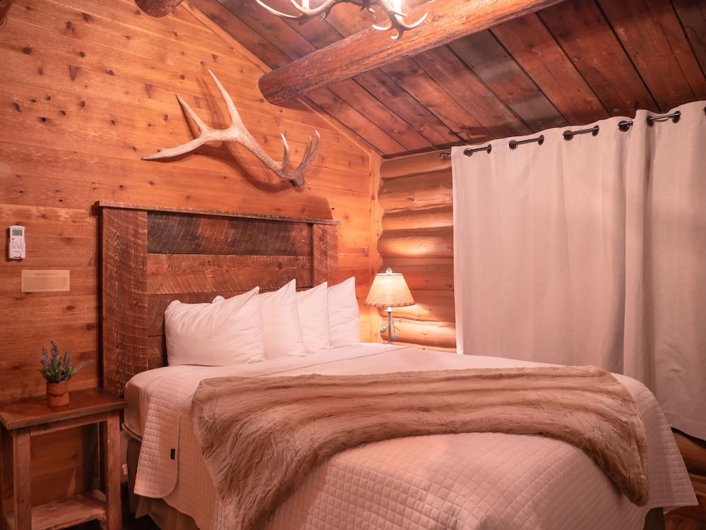 Elkhorn Cabins And Inn photo 29
