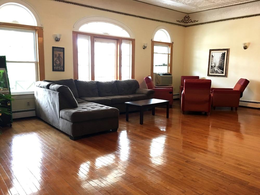 Belmar Inn photo 11