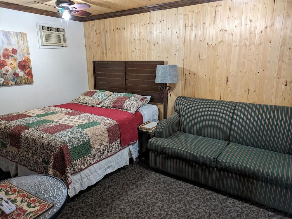 Squaw Valley Motel photo 7