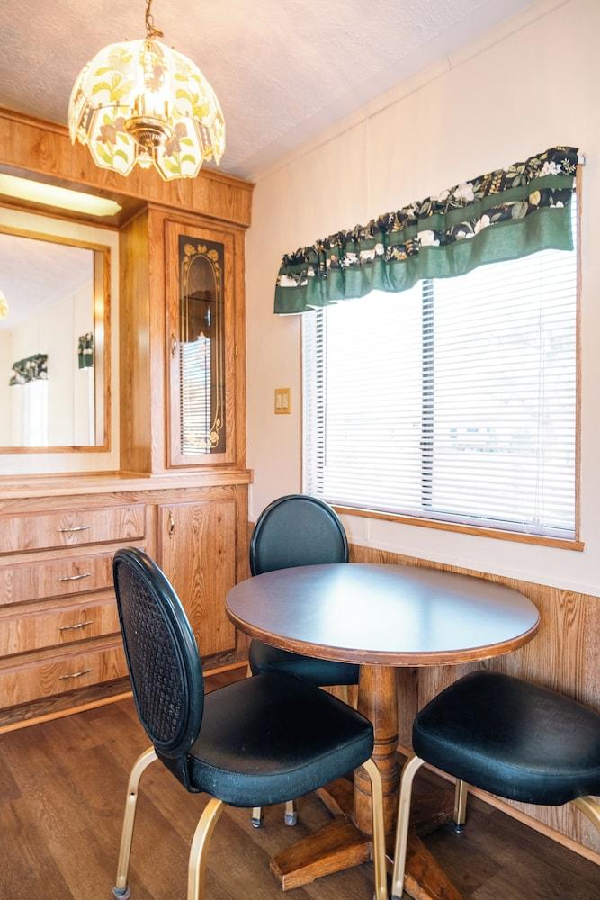Black Meadow Landing photo 34
