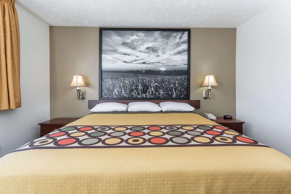 Super 8 by Wyndham Alma photo 6