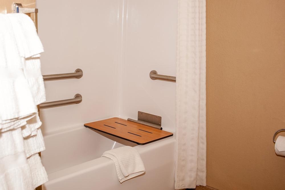 Candlewood Suites Logan by IHG photo 3
