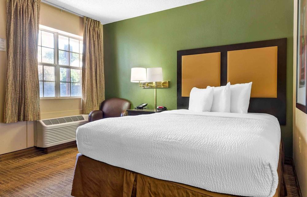 Extended Stay America Suites Washington DC Germantown Town C photo 6