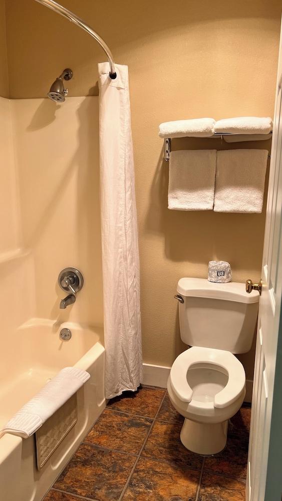 Morgan Inn And Suites photo 74