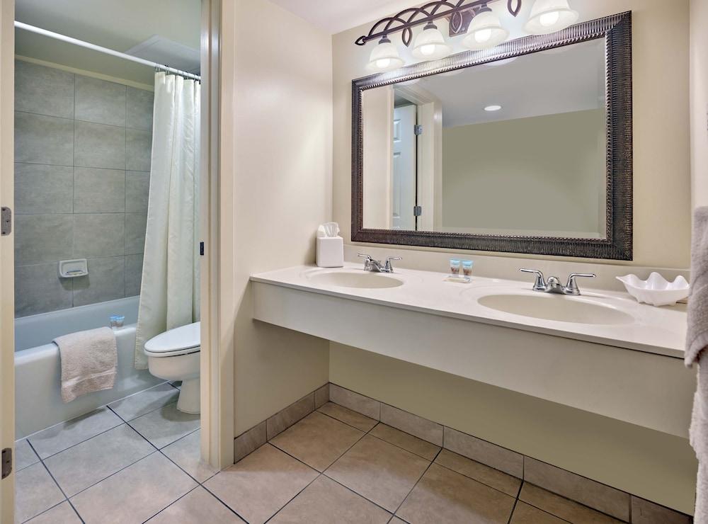 Henlopen Oceanfront Hotel photo 32