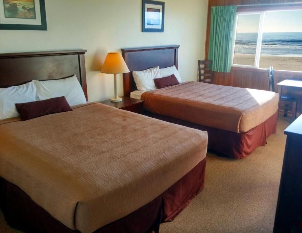 Silver Sands Motel photo 11