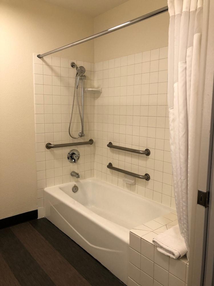 Holiday Inn Selma - Swancourt by IHG photo 25