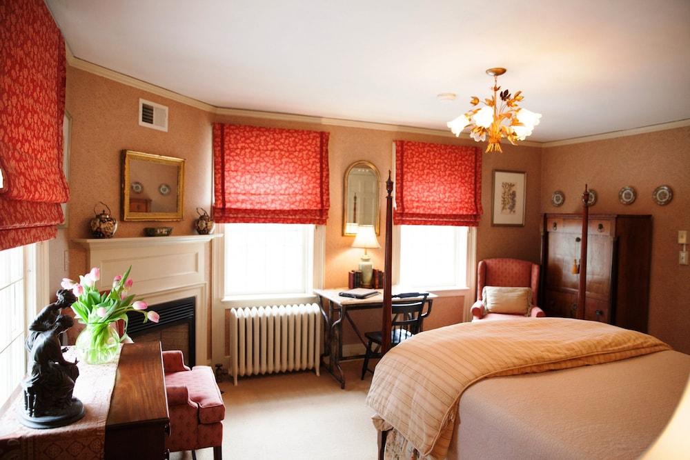 Bee and Thistle Inn photo 13