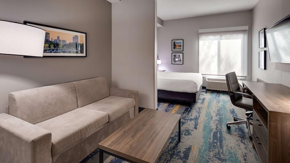 Best Western Plus Augusta North Inn & Suites photo 6