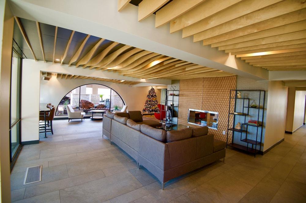 Ramada by Wyndham Austin South photo 19