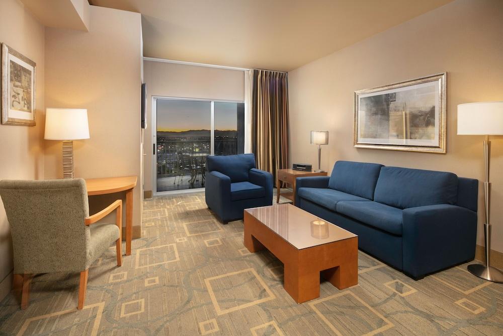 The Platinum Hotel photo 23