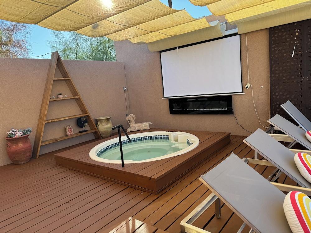 Mi Kasa Hot Springs 420, Adults only, Clothing Optional photo 4