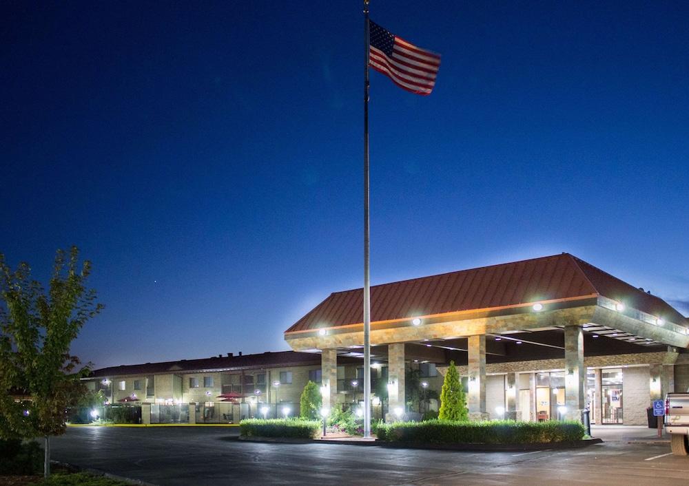 Best Western Plus Lake Front Hotel photo 50