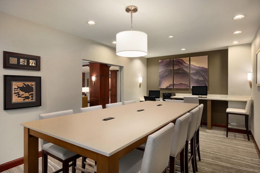 Staybridge Suites Tampa East - Brandon by IHG photo 11