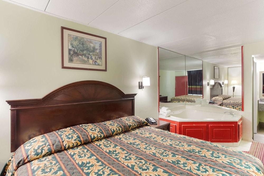 Rodeway Inn South Point photo 25