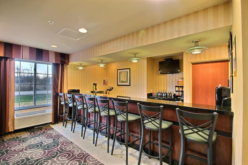AmericInn by Wyndham Oshkosh photo 27