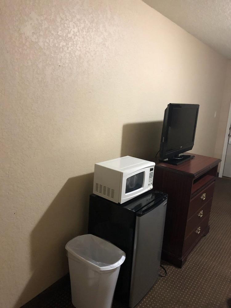 Triangle Inn Motel photo 15