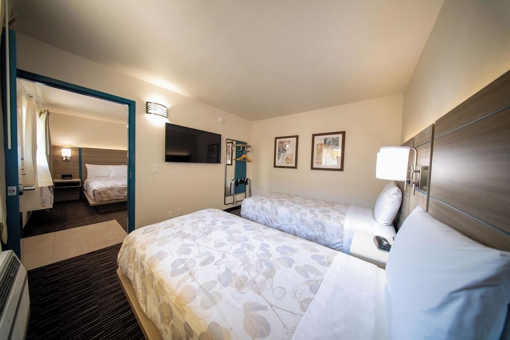 Lemon Heights Inn photo 9