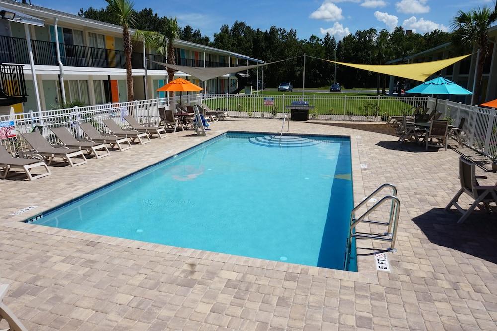 The Smart Stay Inn photo 17