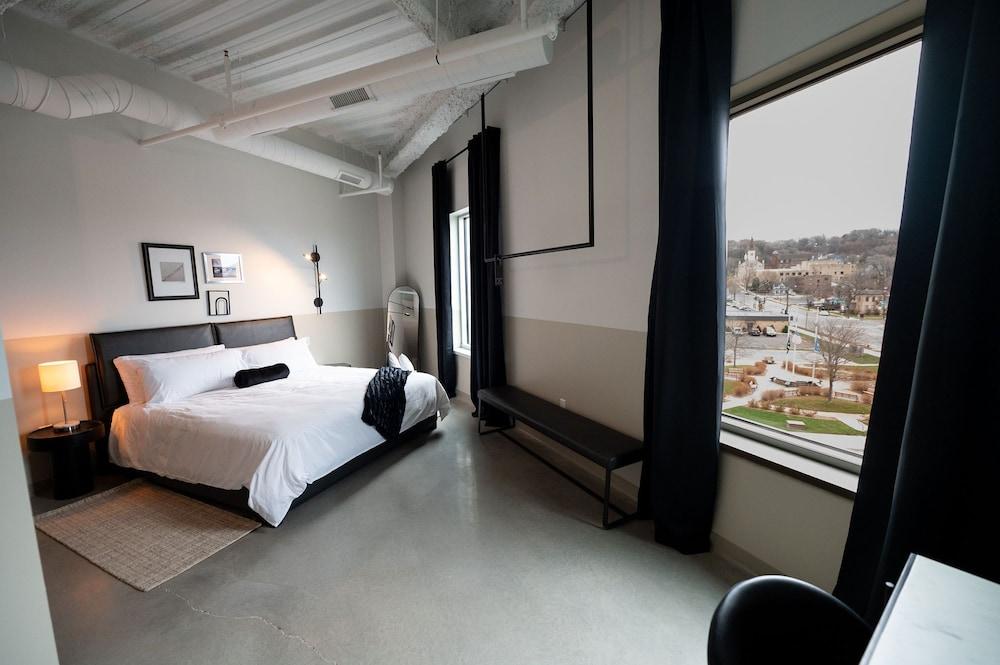 Arch and Cable Hotel photo 9