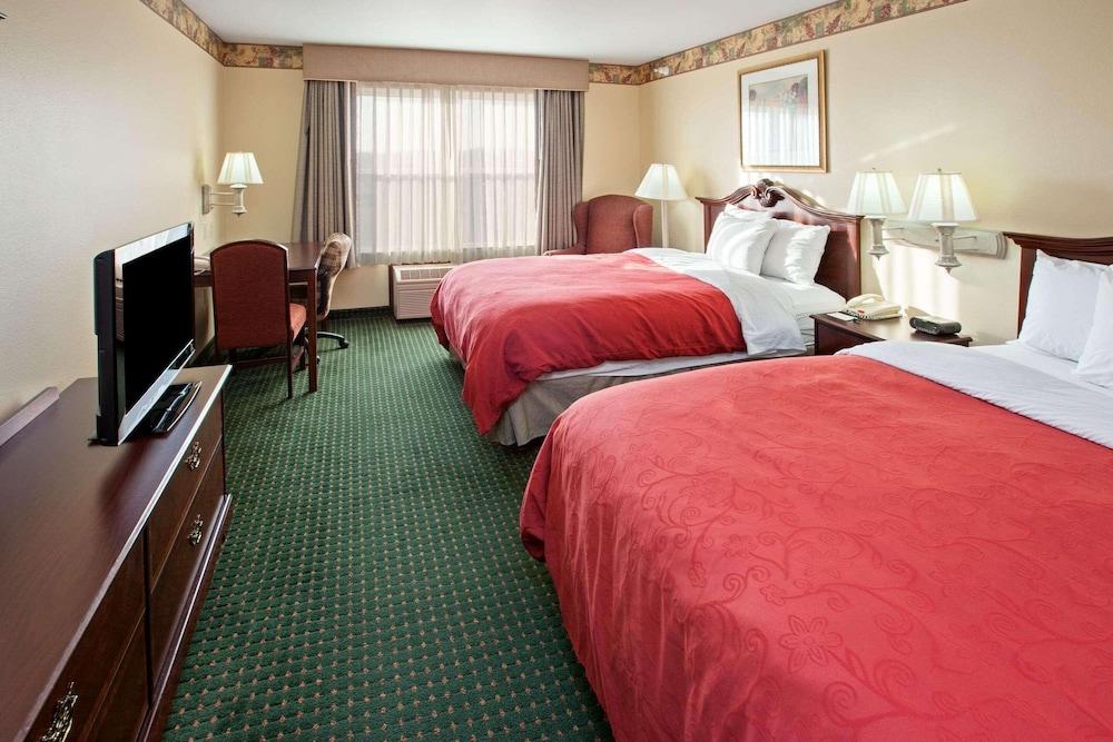 Country Inn & Suites by Radisson, Elkhart North photo 14
