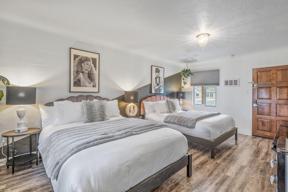 b.side motel + rv photo 8