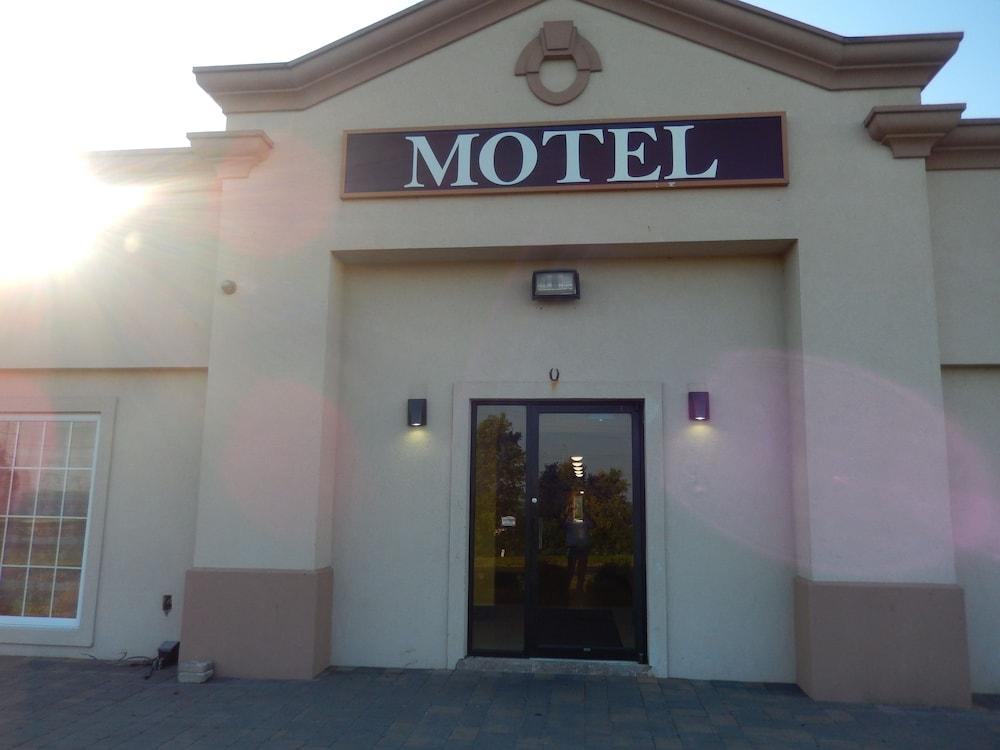 Riverview Motel photo 1